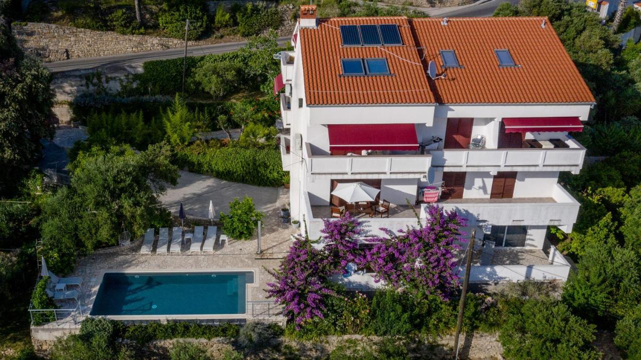 Apartments Padovan Banjol Bagian luar foto
