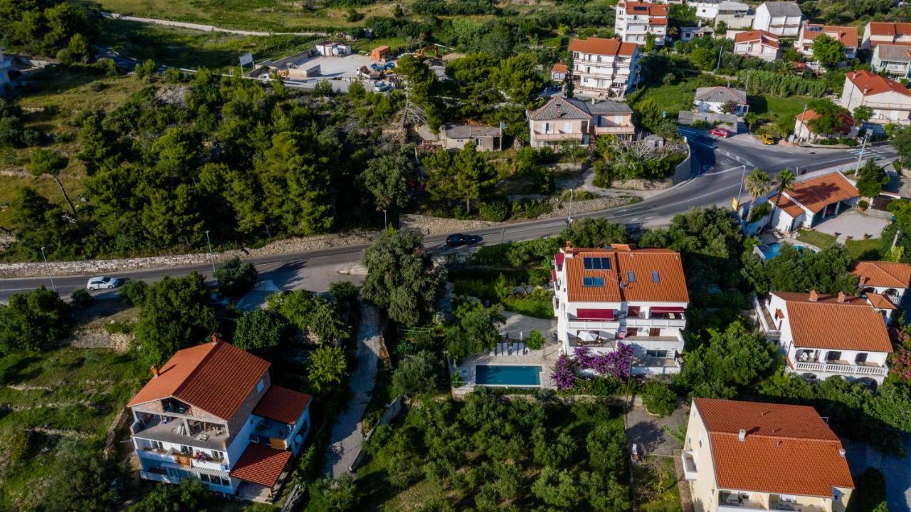 Apartments Padovan Banjol Bagian luar foto