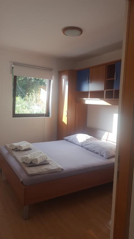 Apartments Padovan Banjol Bagian luar foto